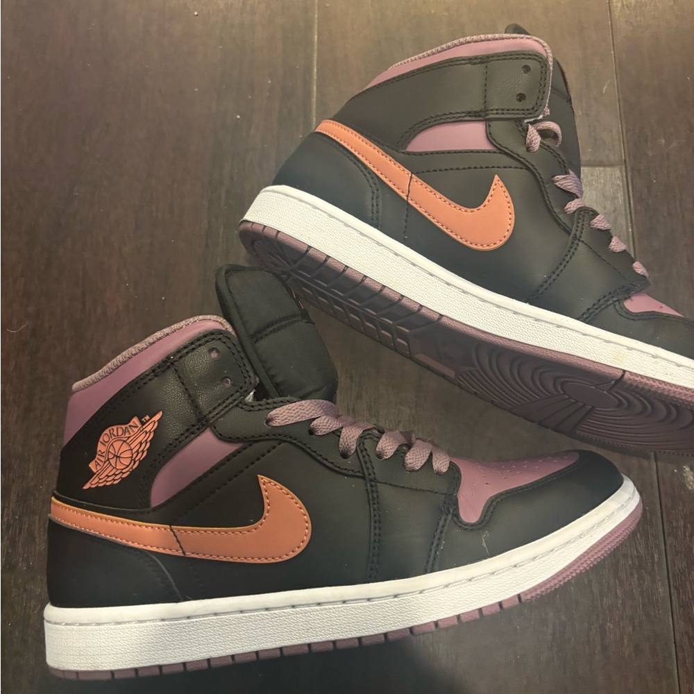Jordan AJ 1 mid SE